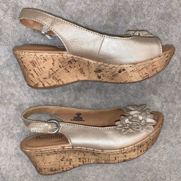 BJORNDAL Daphne gold leather cork wedges heels shoes womens size 6 - Picture 4 of 13